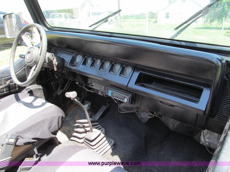 image for item C2206 1994 Jeep Wrangler