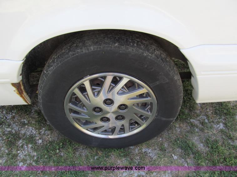 image for item C2210 1995 Dodge Grand Caravan SE van