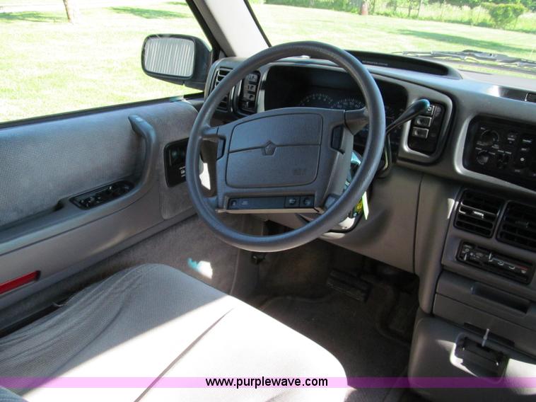 image for item C2210 1995 Dodge Grand Caravan SE van