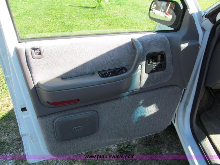 image for item C2210 1995 Dodge Grand Caravan SE van
