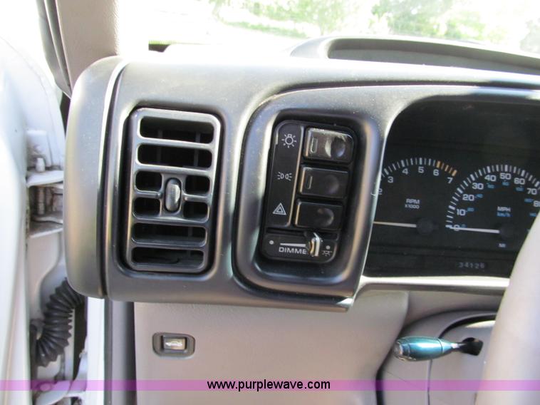 image for item C2210 1995 Dodge Grand Caravan SE van