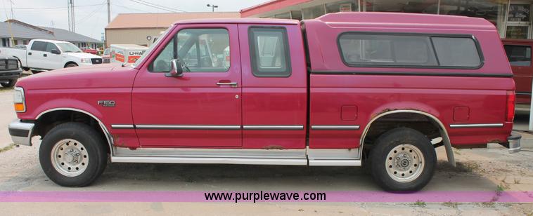 image for item C2520 1994 Ford F150 XLT extended cab pickup truck