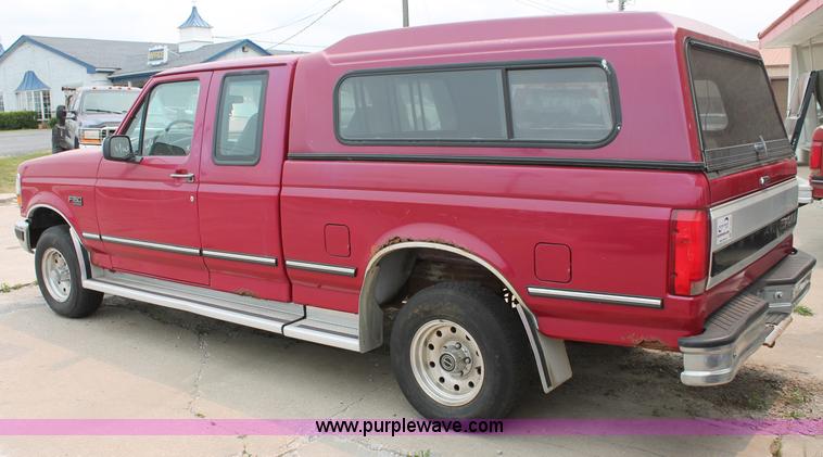 image for item C2520 1994 Ford F150 XLT extended cab pickup truck