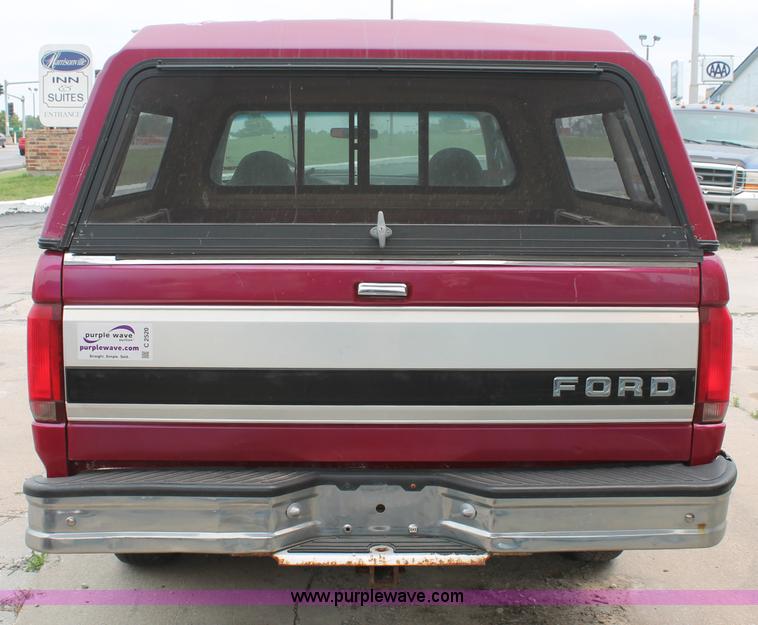 image for item C2520 1994 Ford F150 XLT extended cab pickup truck