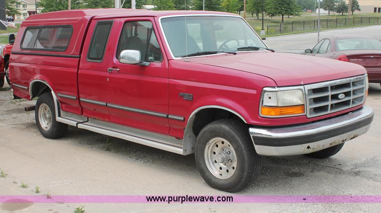 image for item C2520 1994 Ford F150 XLT extended cab pickup truck