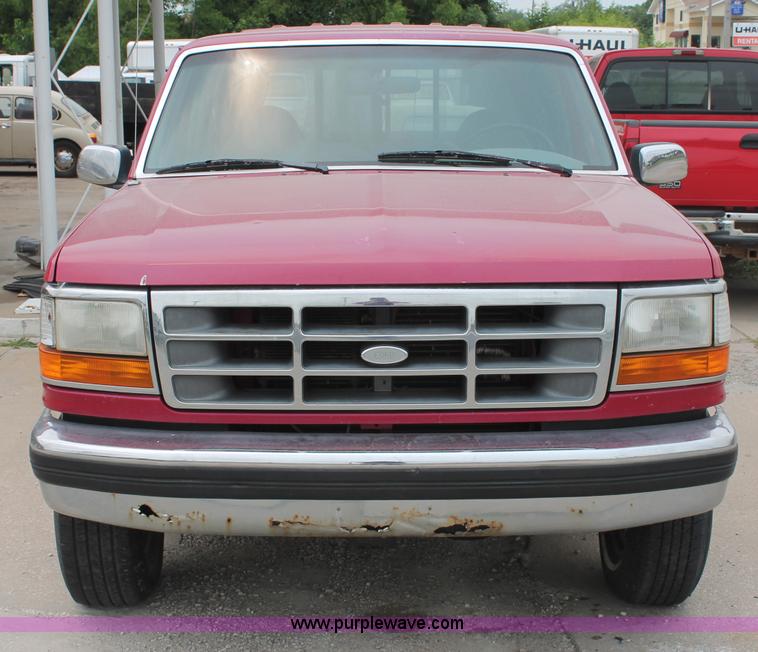 image for item C2520 1994 Ford F150 XLT extended cab pickup truck