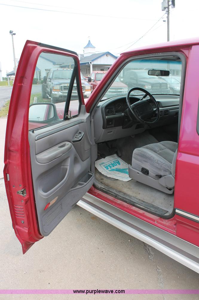 image for item C2520 1994 Ford F150 XLT extended cab pickup truck