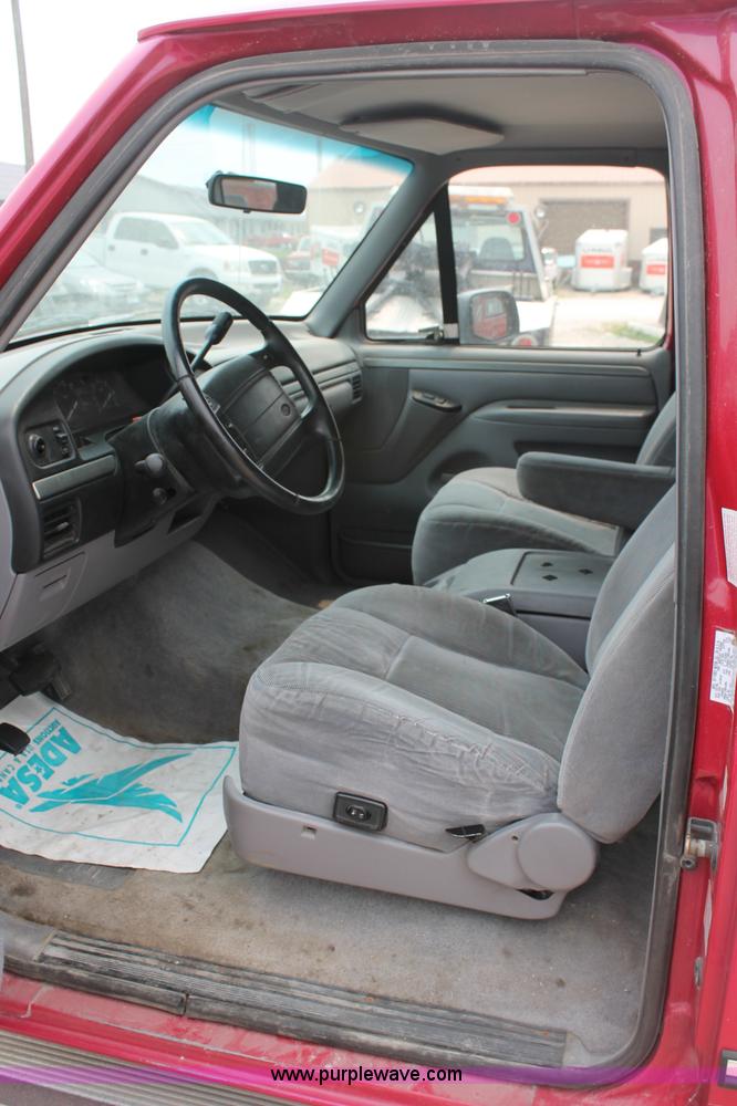 image for item C2520 1994 Ford F150 XLT extended cab pickup truck