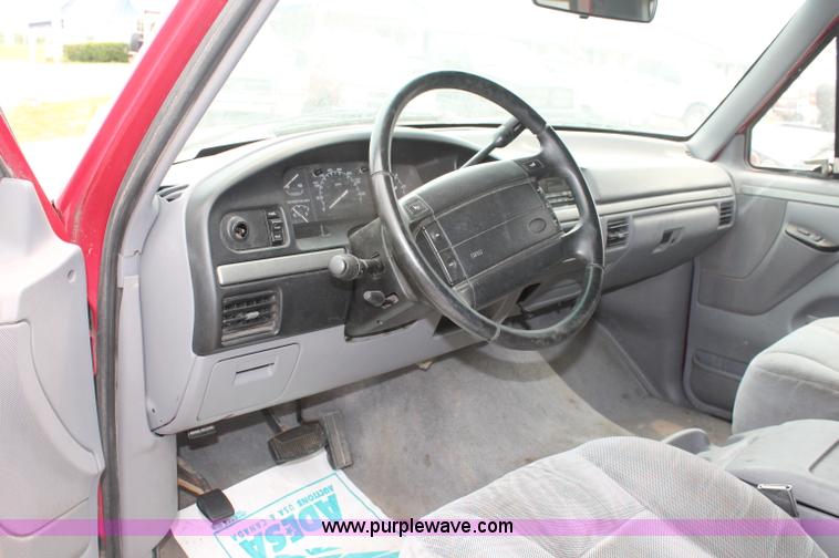 image for item C2520 1994 Ford F150 XLT extended cab pickup truck