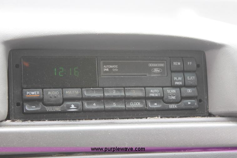 image for item C2520 1994 Ford F150 XLT extended cab pickup truck