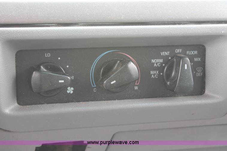 image for item C2520 1994 Ford F150 XLT extended cab pickup truck