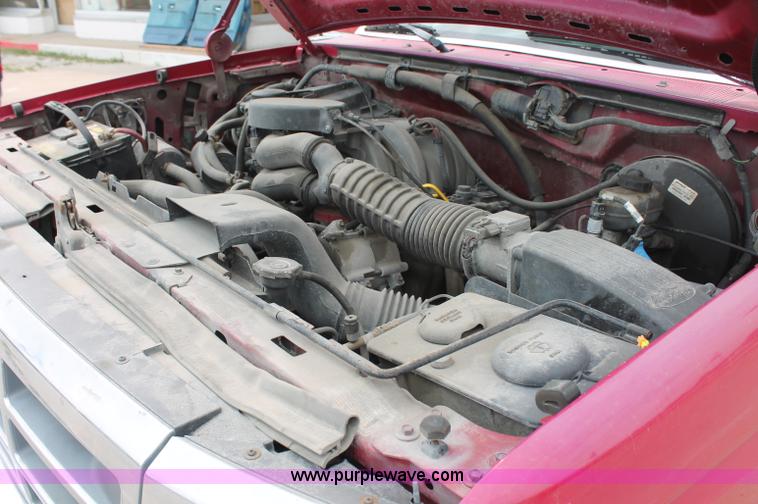 image for item C2520 1994 Ford F150 XLT extended cab pickup truck