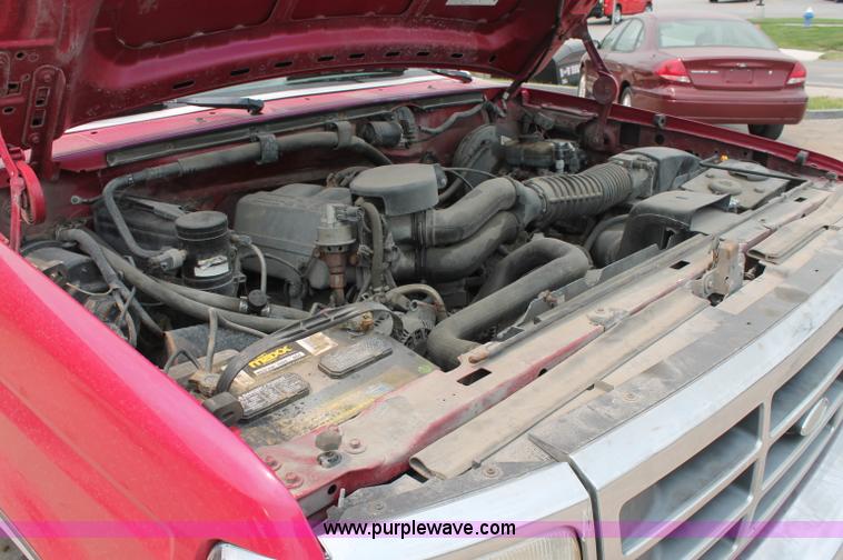 image for item C2520 1994 Ford F150 XLT extended cab pickup truck