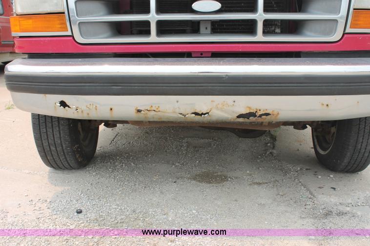 image for item C2520 1994 Ford F150 XLT extended cab pickup truck