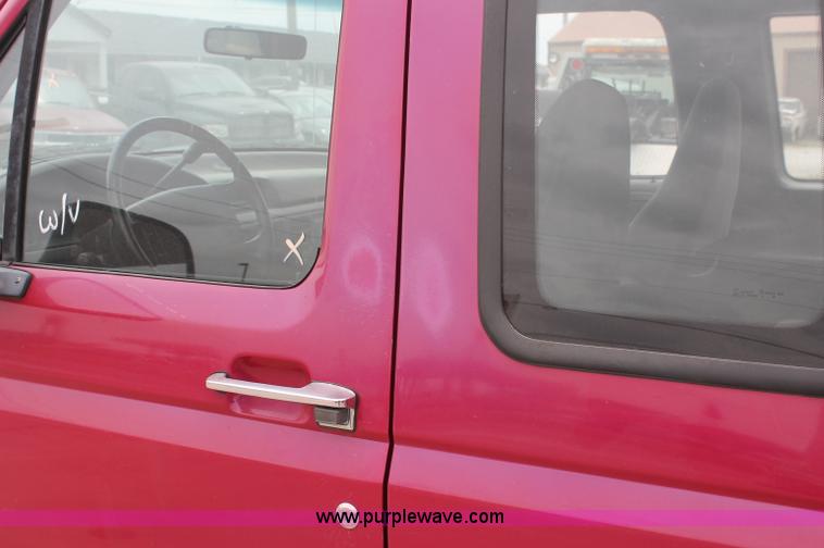 image for item C2520 1994 Ford F150 XLT extended cab pickup truck