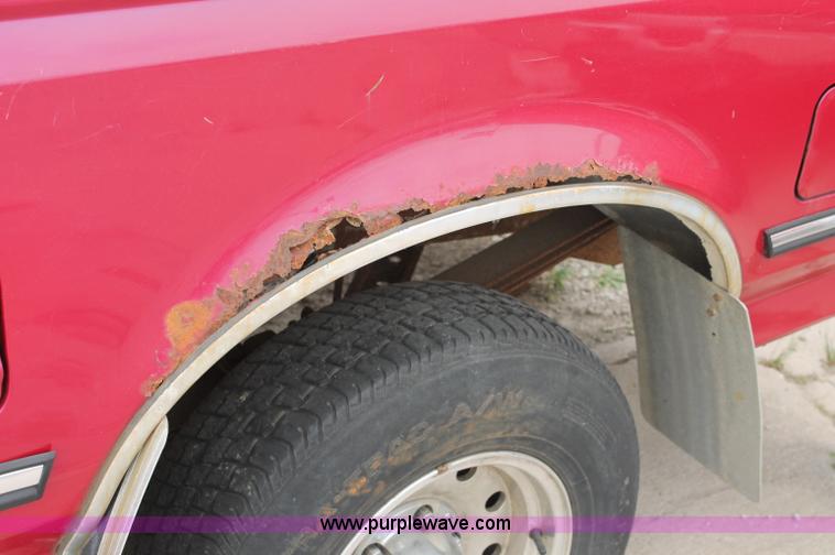 image for item C2520 1994 Ford F150 XLT extended cab pickup truck