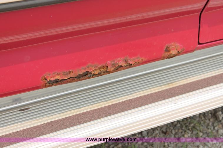 image for item C2520 1994 Ford F150 XLT extended cab pickup truck