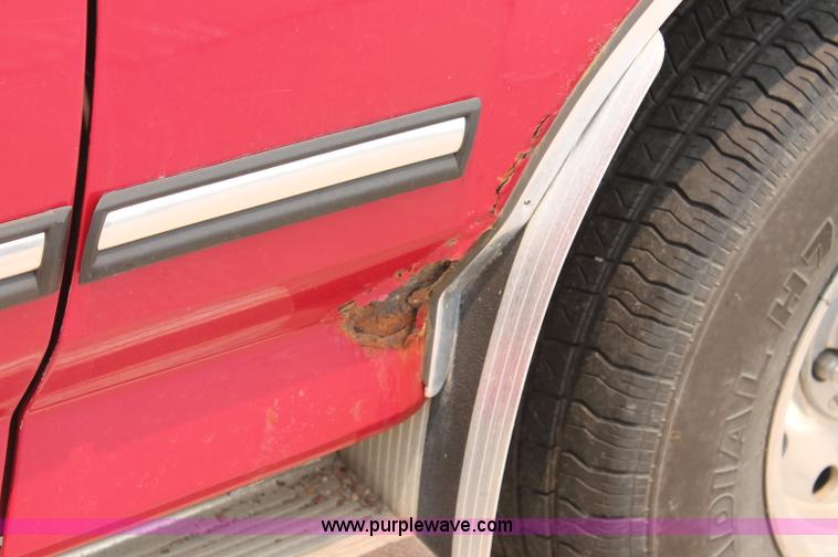 image for item C2520 1994 Ford F150 XLT extended cab pickup truck