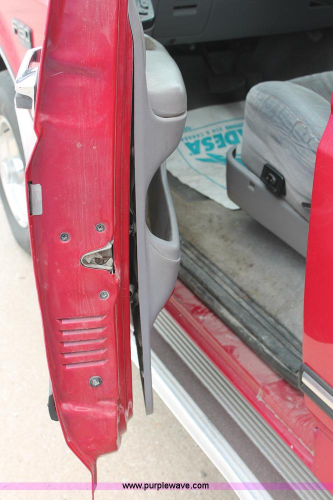 image for item C2520 1994 Ford F150 XLT extended cab pickup truck