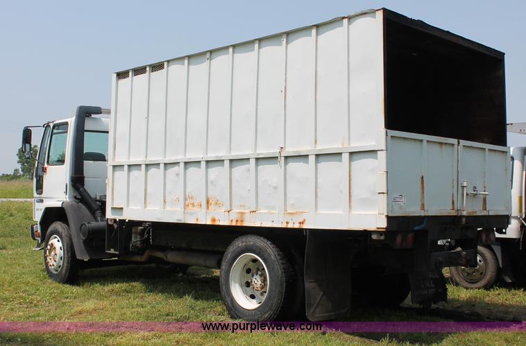 image for item C2526 1986 Ford CF7000 cargo dump truck
