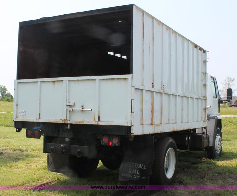 image for item C2526 1986 Ford CF7000 cargo dump truck