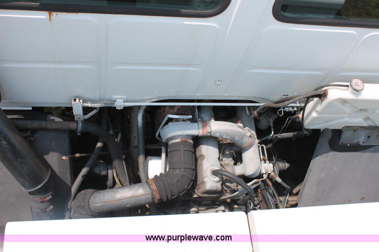 image for item C2526 1986 Ford CF7000 cargo dump truck