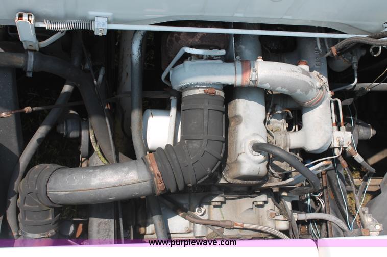 image for item C2526 1986 Ford CF7000 cargo dump truck