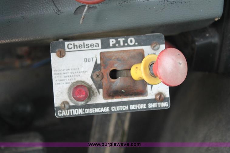 image for item C2526 1986 Ford CF7000 cargo dump truck