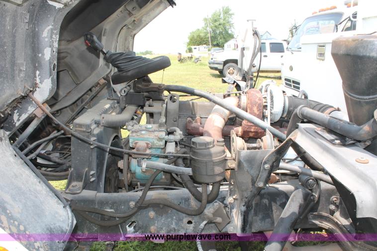 image for item C2526 1986 Ford CF7000 cargo dump truck