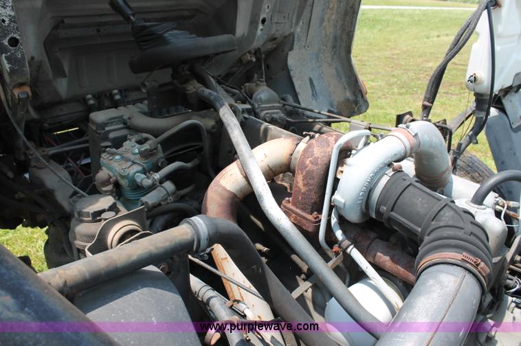 image for item C2526 1986 Ford CF7000 cargo dump truck