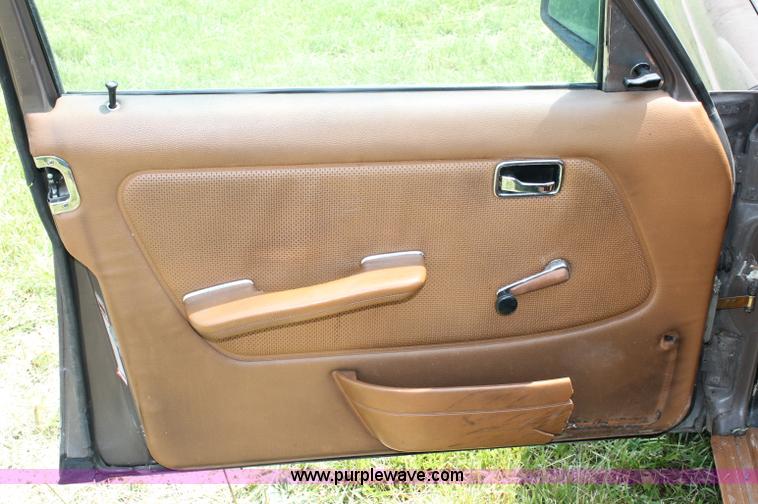 image for item C2527 1977 Mercedes Benz 240D