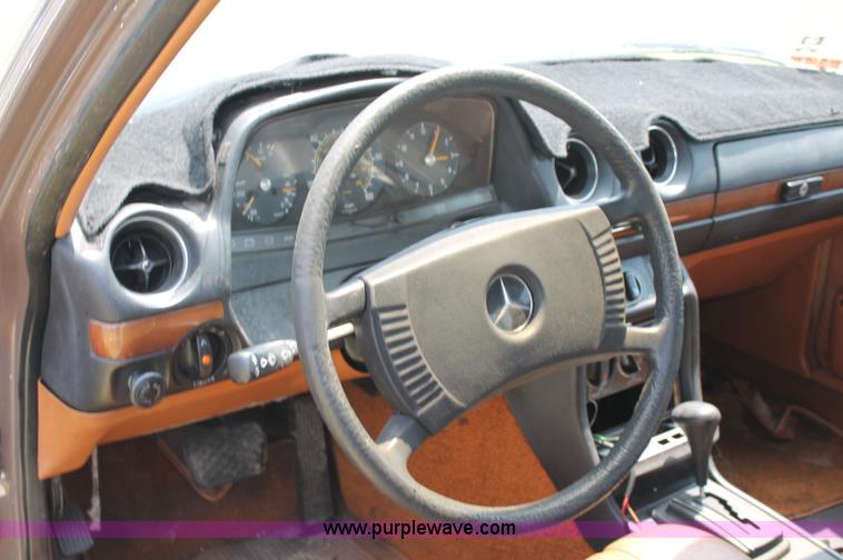 image for item C2527 1977 Mercedes Benz 240D