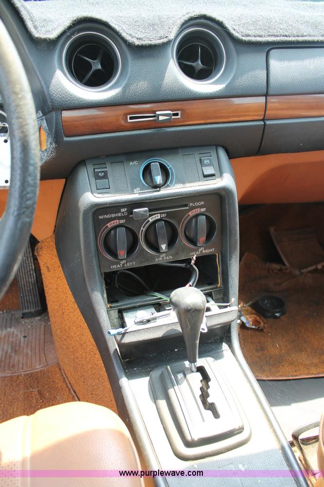 image for item C2527 1977 Mercedes Benz 240D