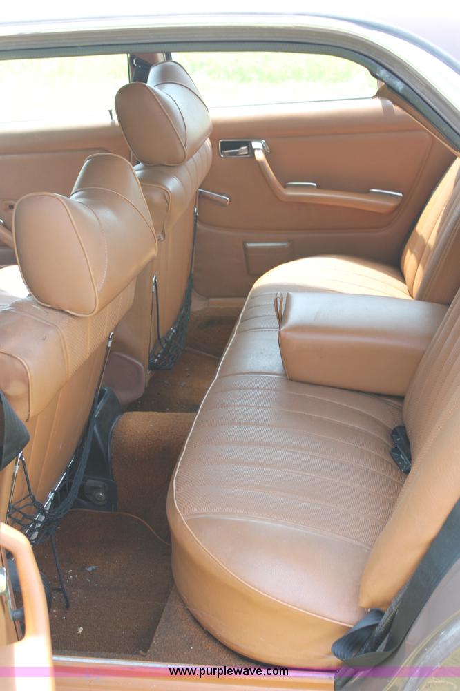 image for item C2527 1977 Mercedes Benz 240D