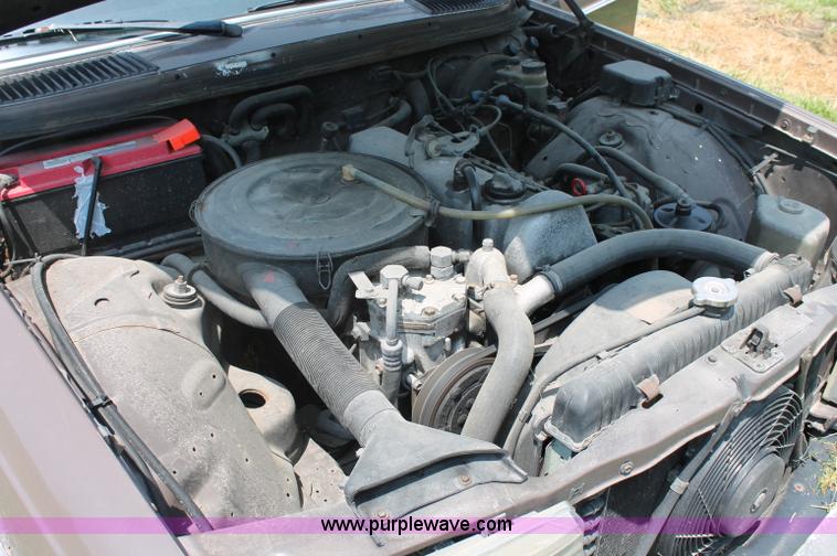 image for item C2527 1977 Mercedes Benz 240D