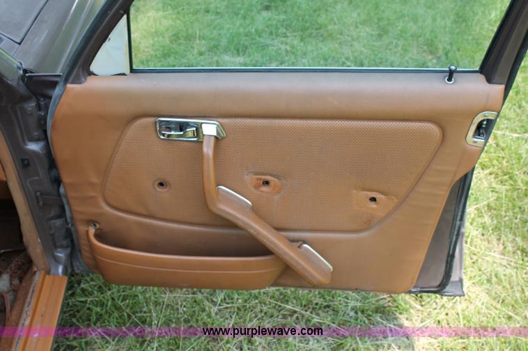 image for item C2527 1977 Mercedes Benz 240D