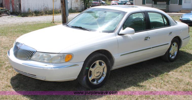 image for item C2557 2000 Lincoln Continental