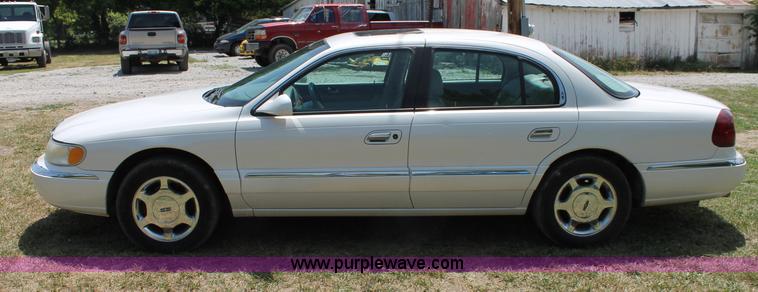 image for item C2557 2000 Lincoln Continental