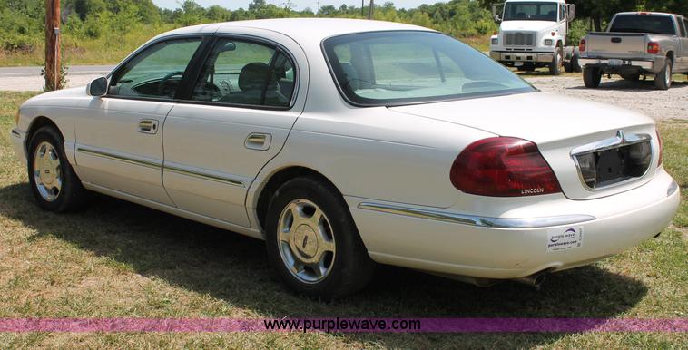 image for item C2557 2000 Lincoln Continental