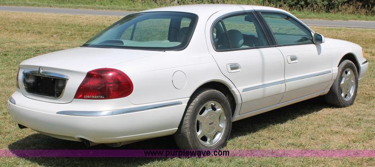 image for item C2557 2000 Lincoln Continental