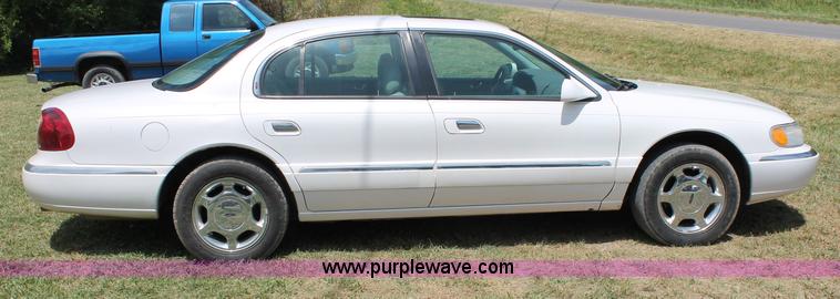 image for item C2557 2000 Lincoln Continental
