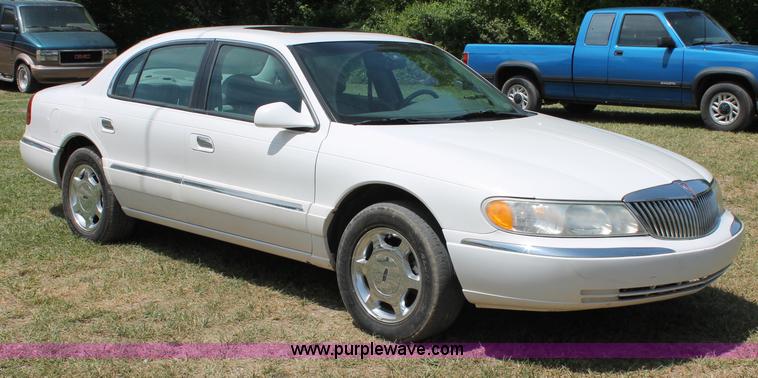 image for item C2557 2000 Lincoln Continental