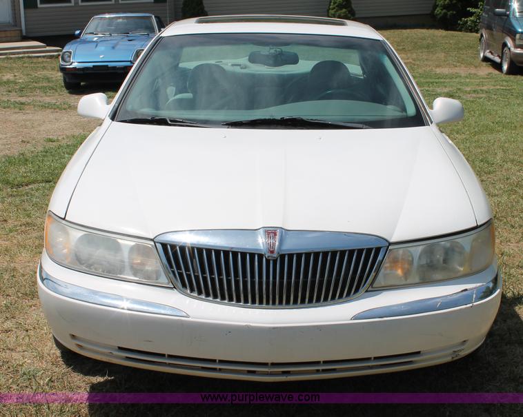 image for item C2557 2000 Lincoln Continental