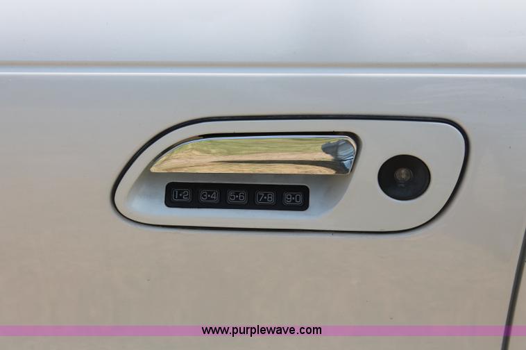 image for item C2557 2000 Lincoln Continental