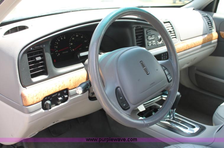 image for item C2557 2000 Lincoln Continental