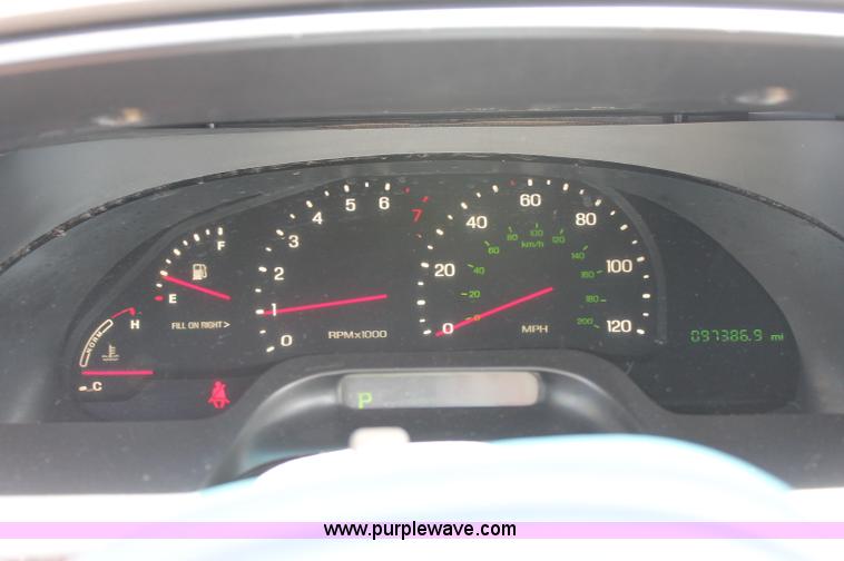 image for item C2557 2000 Lincoln Continental