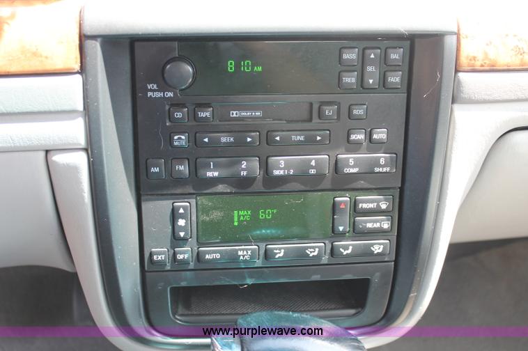 image for item C2557 2000 Lincoln Continental