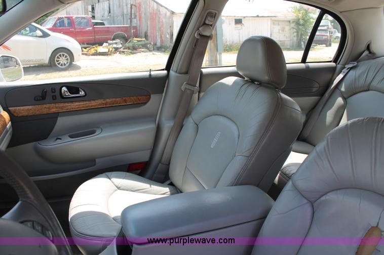 image for item C2557 2000 Lincoln Continental