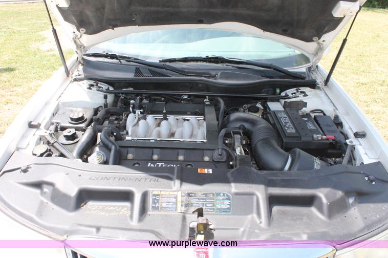 image for item C2557 2000 Lincoln Continental