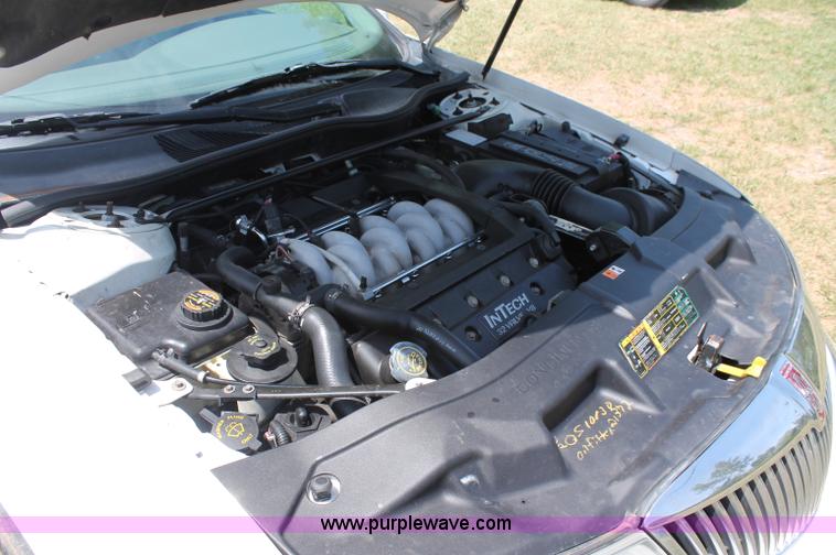 image for item C2557 2000 Lincoln Continental